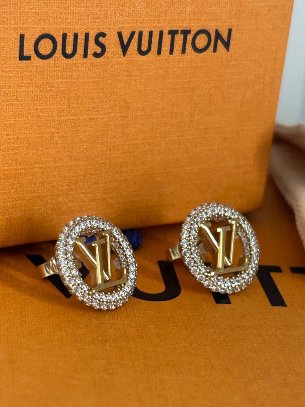 LOUIS VUITTON Louise de Dreux by Night Earrings
